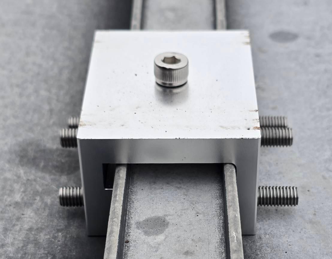 En perfekt passform för ditt tak: Vårt NYA taklås är under produktion!